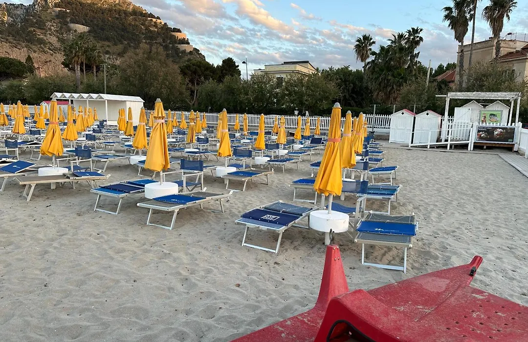 Casa Vacanza Mondello-1